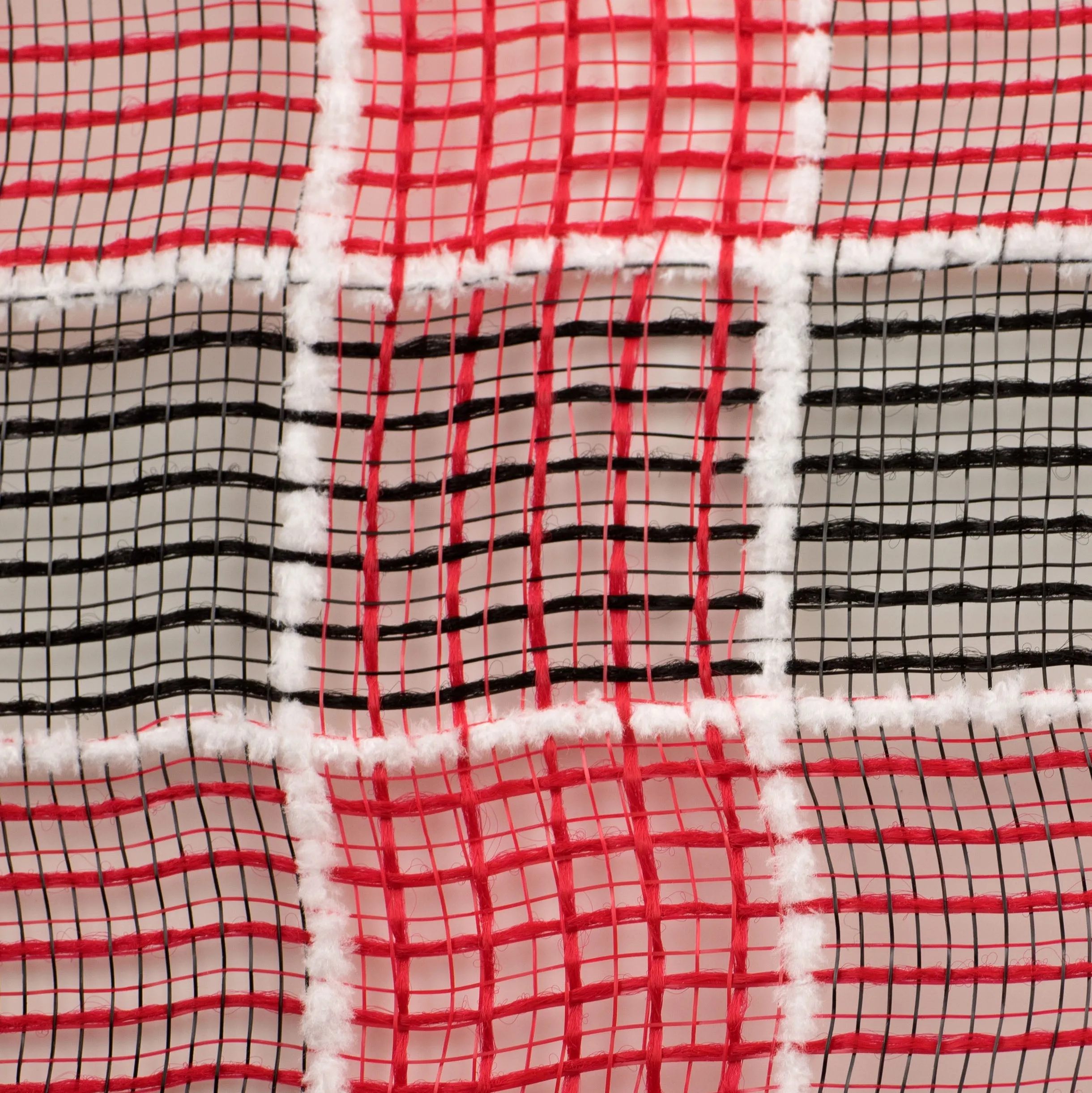 10" Fuzz Snow Check Mesh: Black & Red