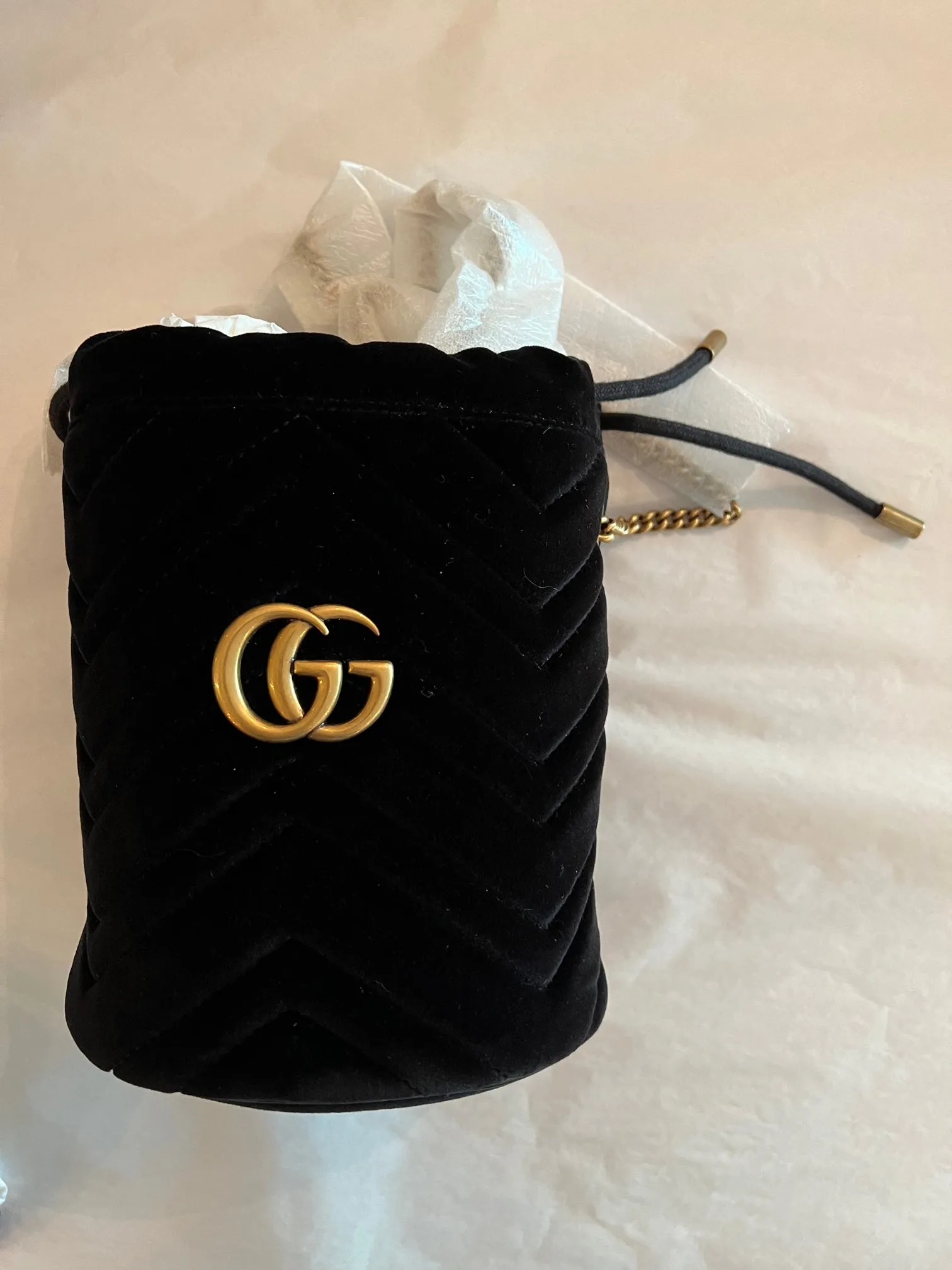 Gucci GG Marmont Mini Bucket Velvet Bag Black Gold Drawstring Italy Handbag New
