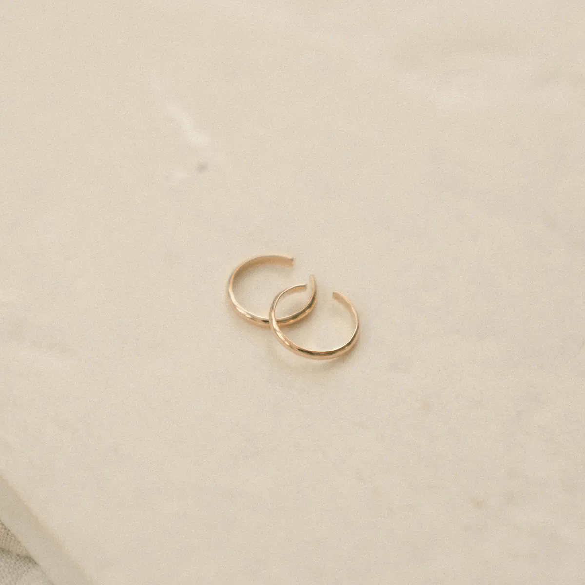 Luster Rounded Ear Cuff - Single