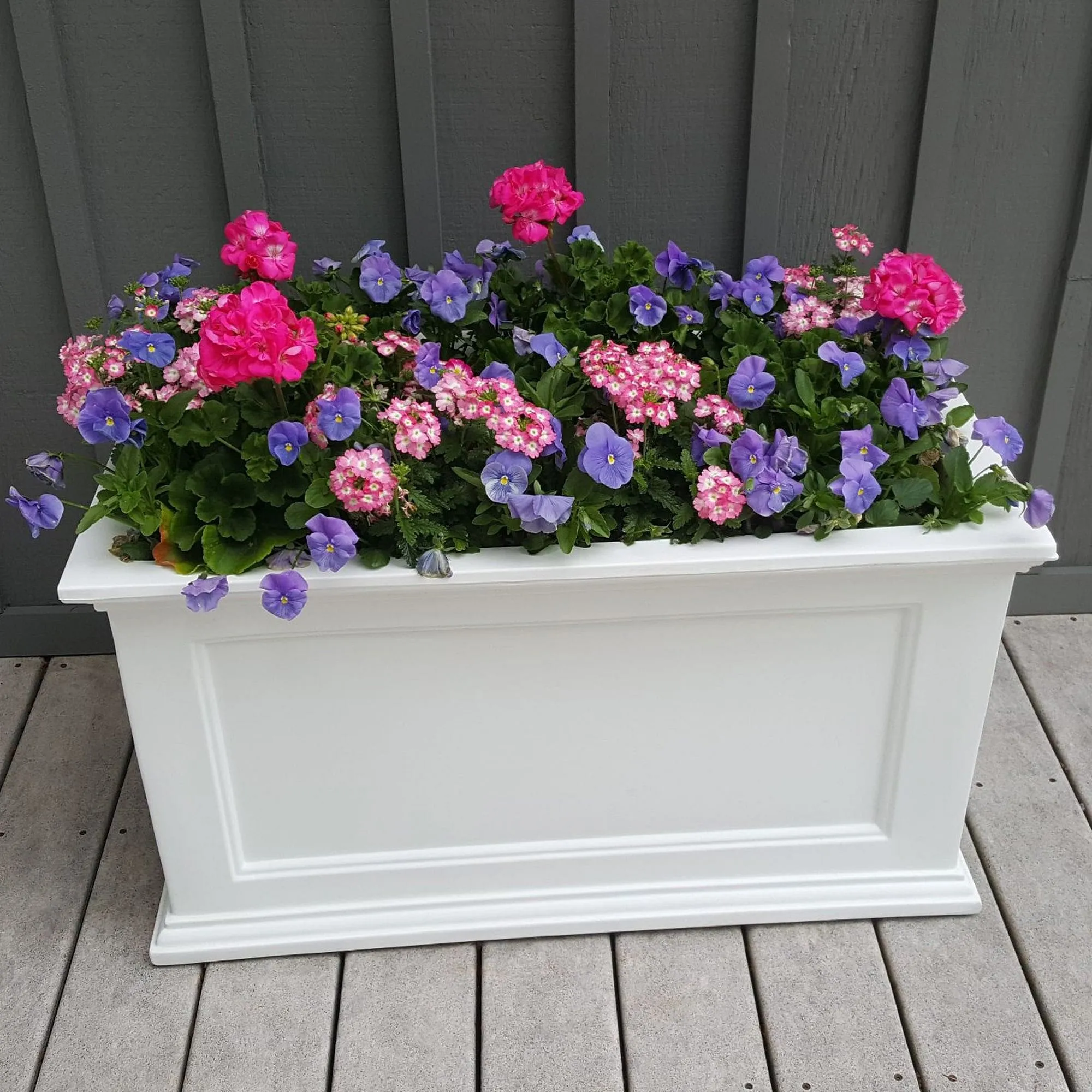 Mayne Fairfield 20x36 Planter