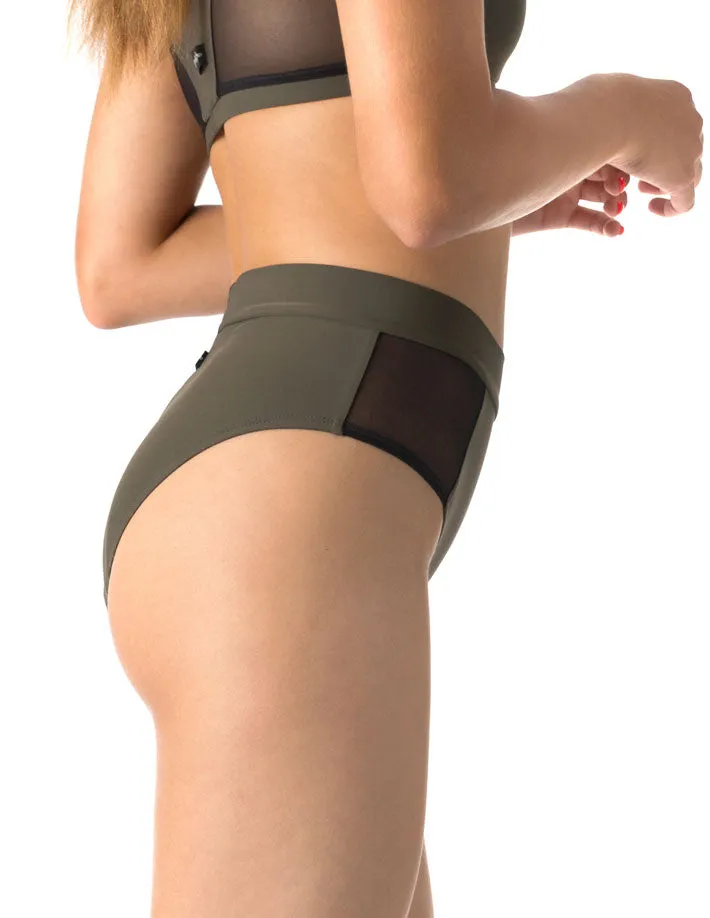 Mesh pole shorts Molly
