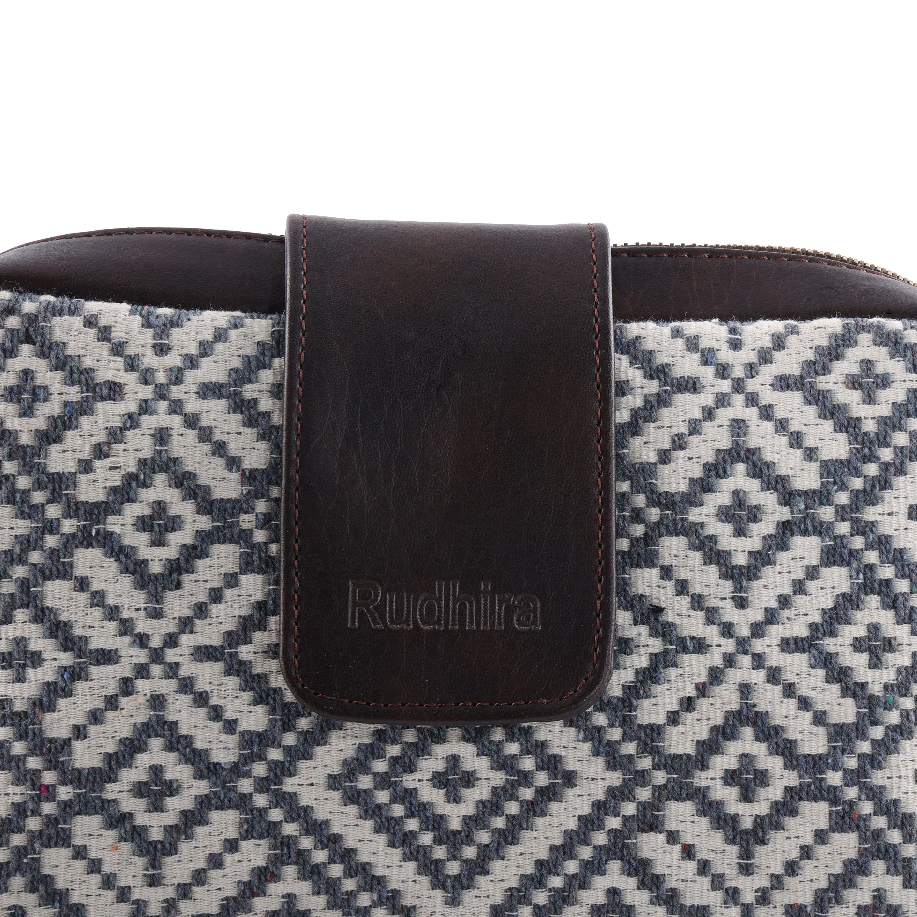 Rudhira Diamond boxes Crossbody / sling bag