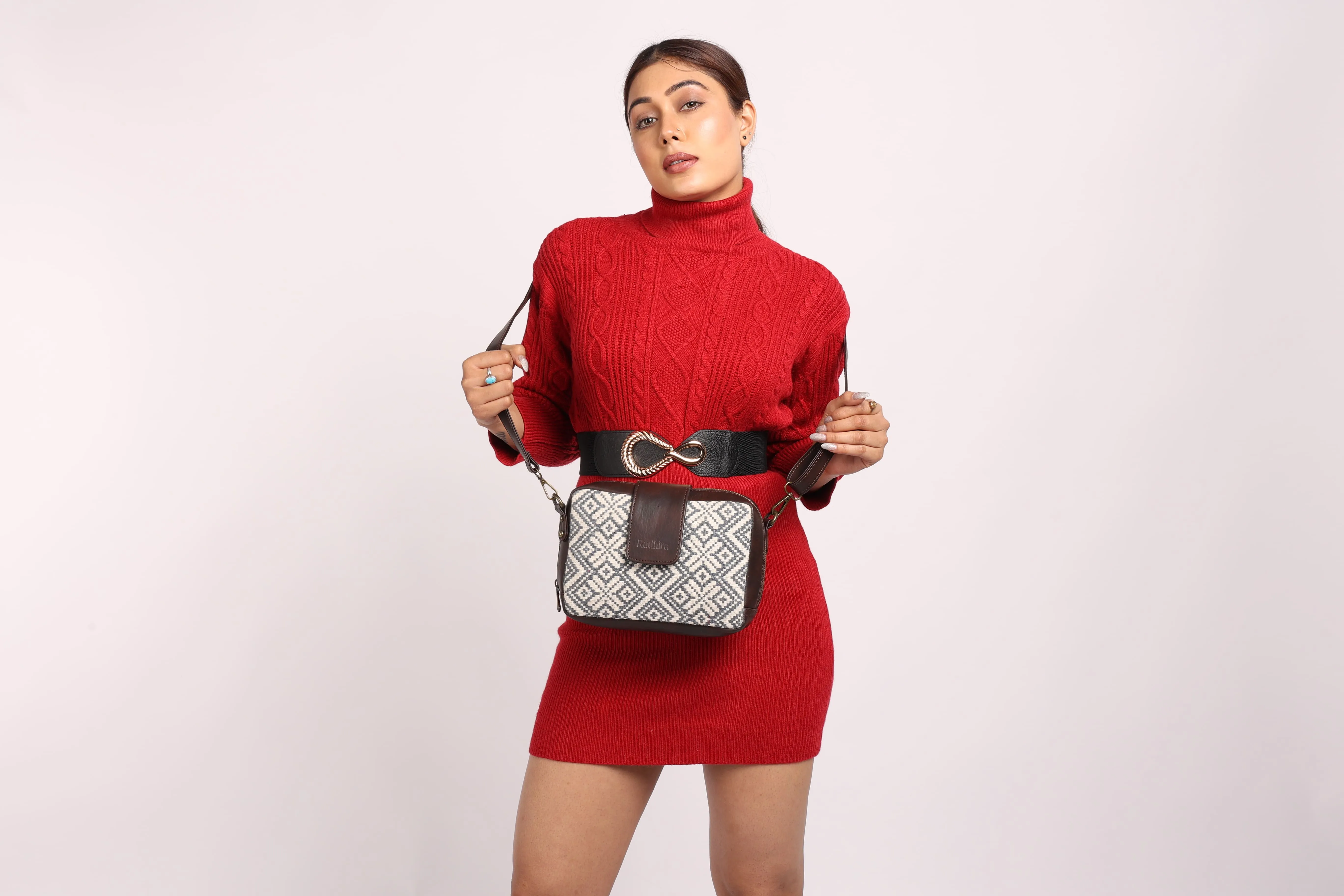 Rudhira Diamond boxes Crossbody / sling bag