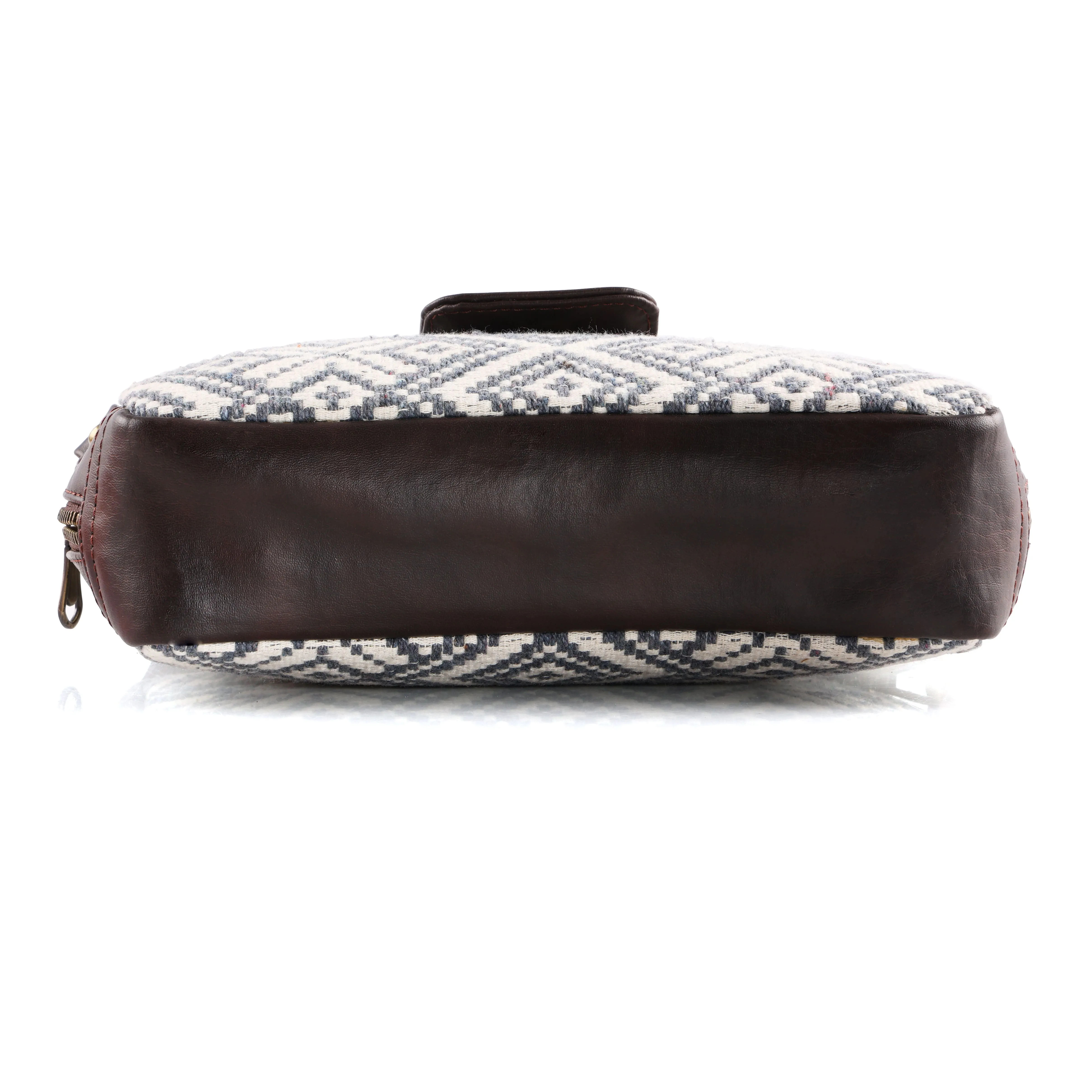 Rudhira Diamond boxes Crossbody / sling bag