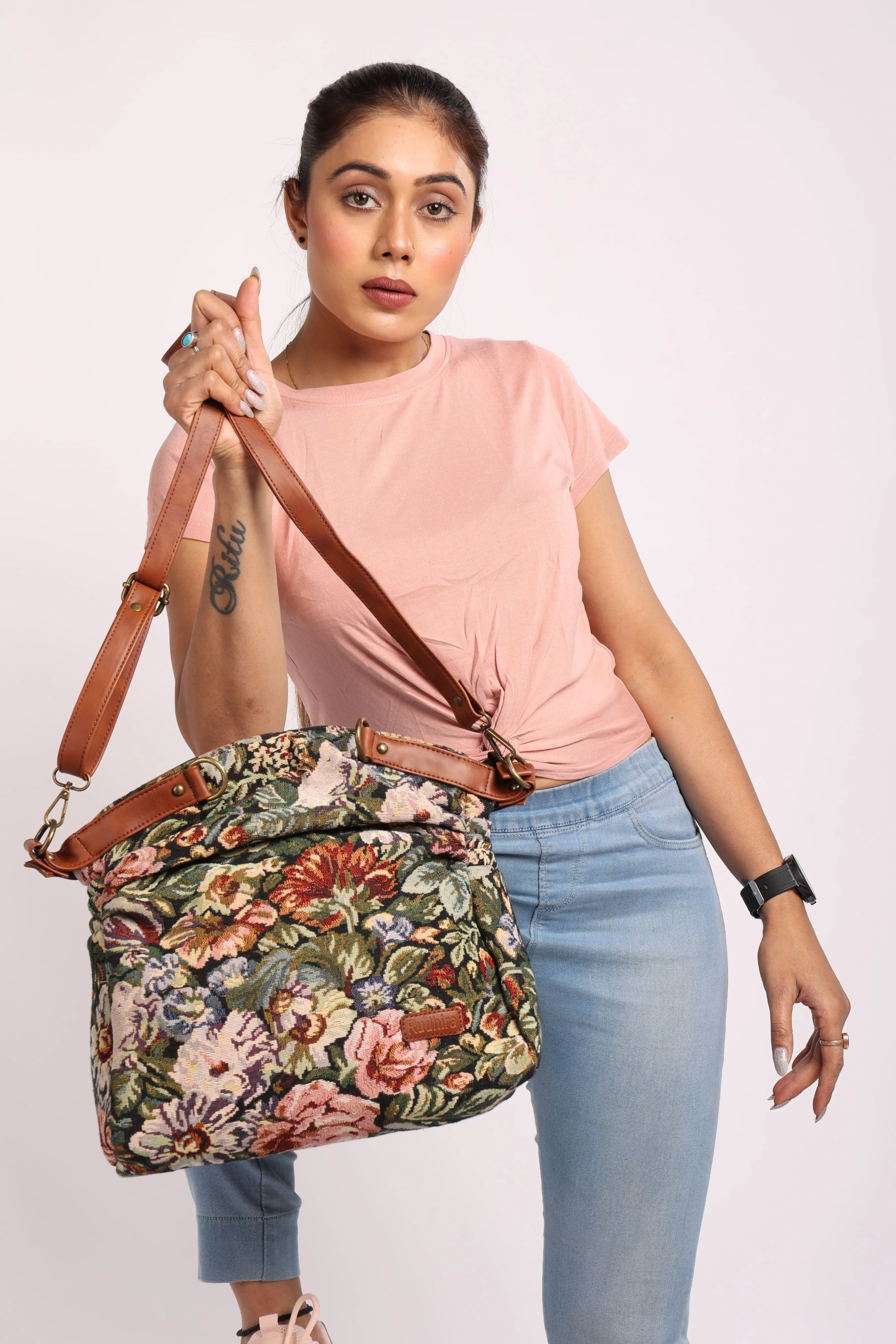 Rudhira Floral Smart Tote bag